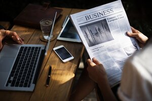 Zeitung lesen